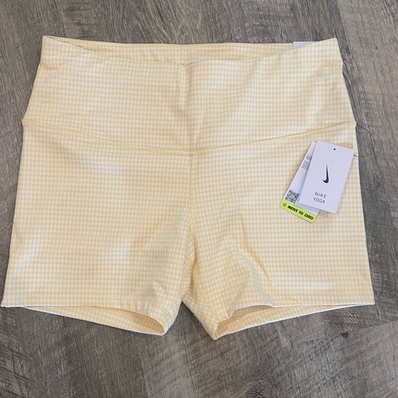 NWT Nike Dri-Fit High waisted Yoga shorts - Picture 4 of 11
